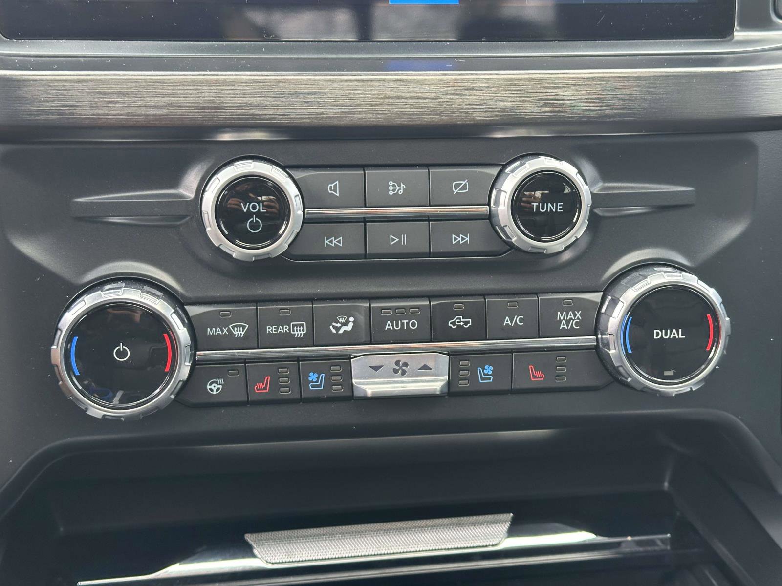 Used 2023 Ford F250 Lariat w/ Lariat Ultimate Package image 23