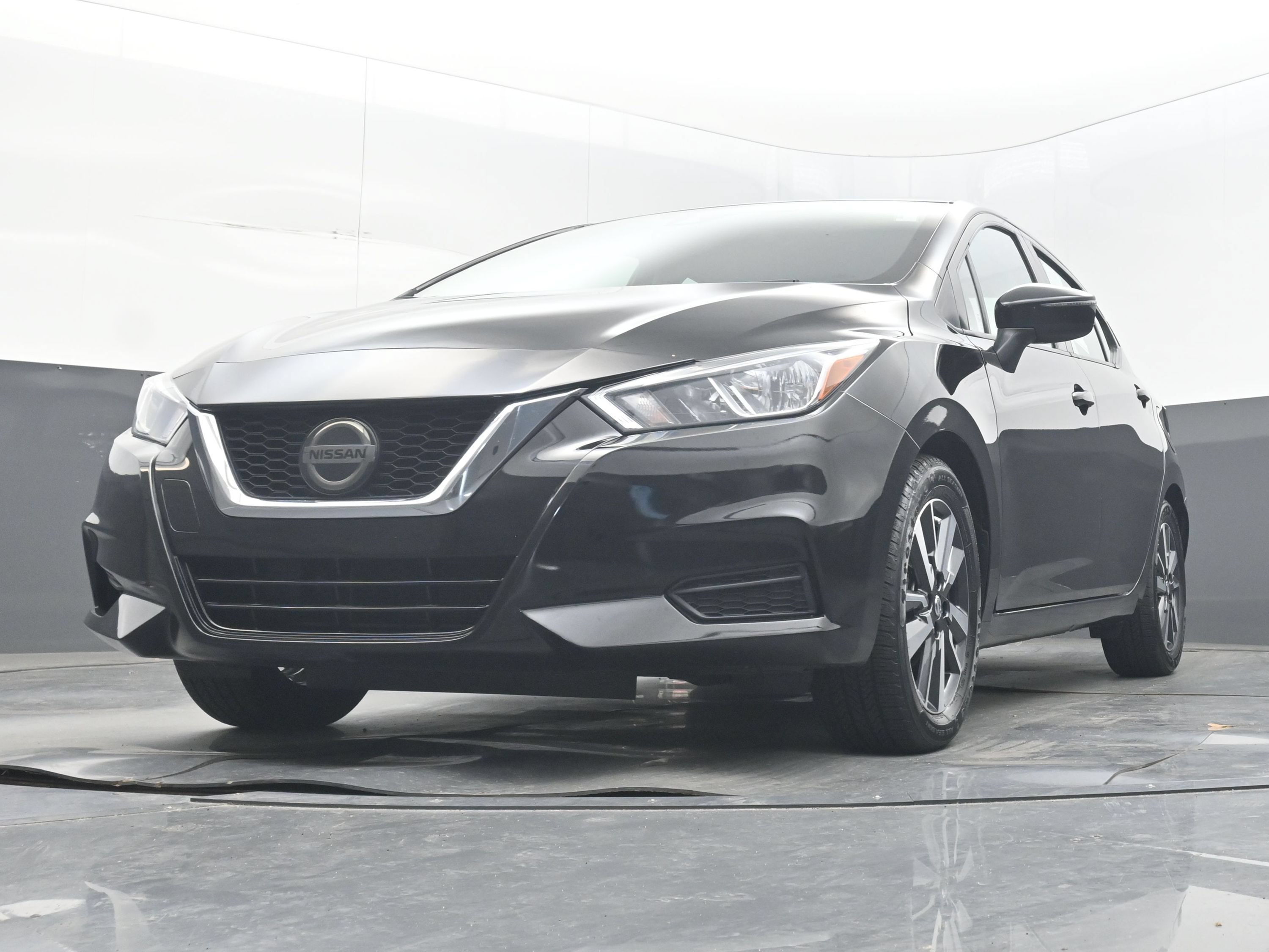 Used 2021 Nissan Versa SV FWD image 24