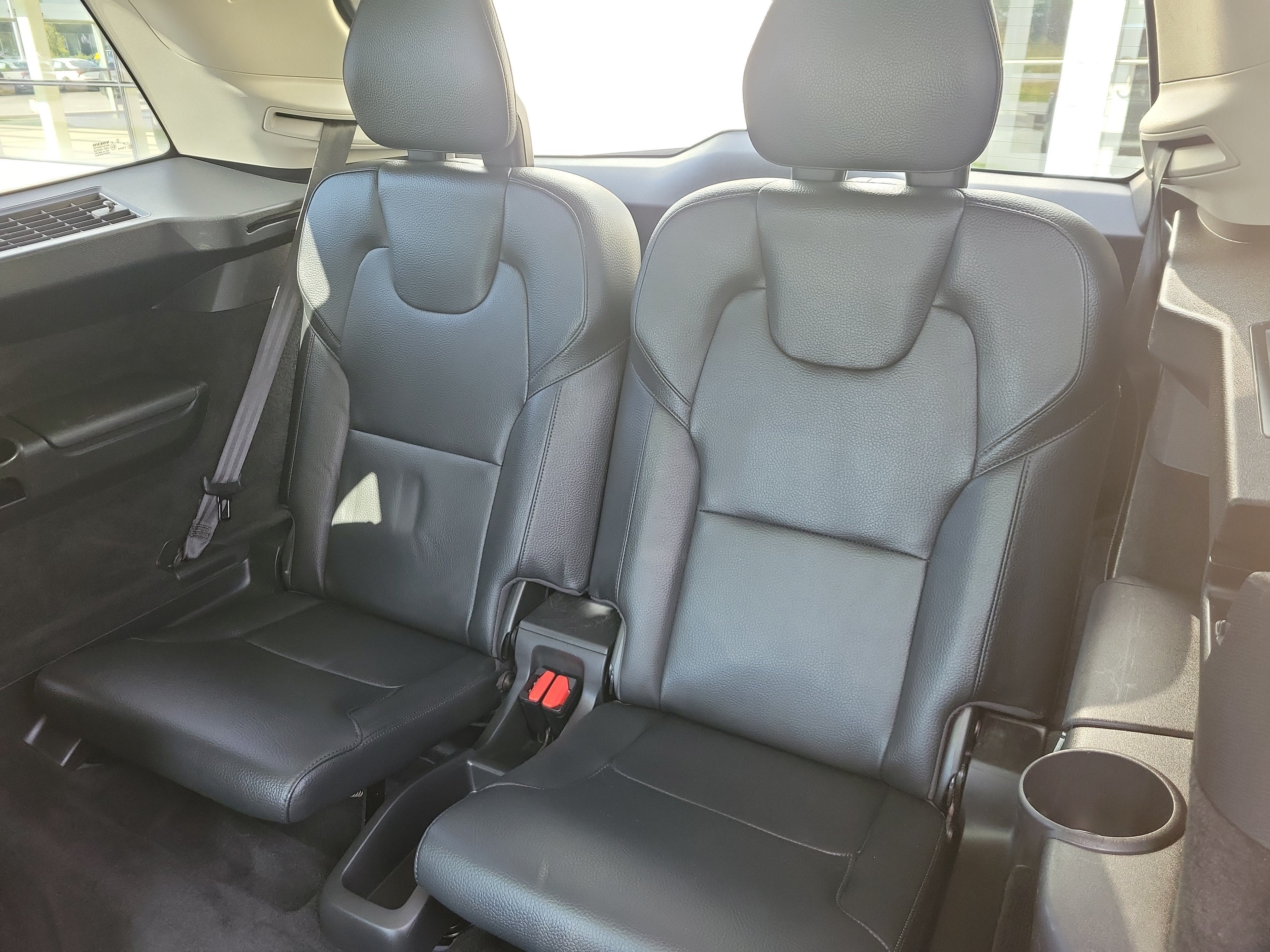 Used 2022 Volvo XC90 T6 Momentum w/ Advanced Package AWD/4WD image 30