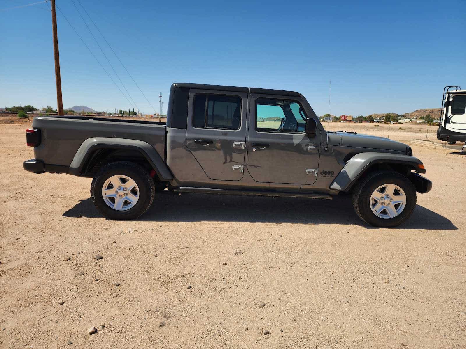 Used 2021 Jeep Gladiator Sport AWD/4WD image 4