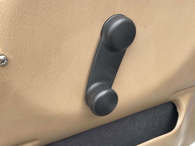 Used 2000 Jeep Wrangler Sahara image 14