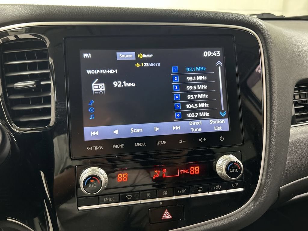 Used 2020 Mitsubishi Outlander SE AWD/4WD image 14