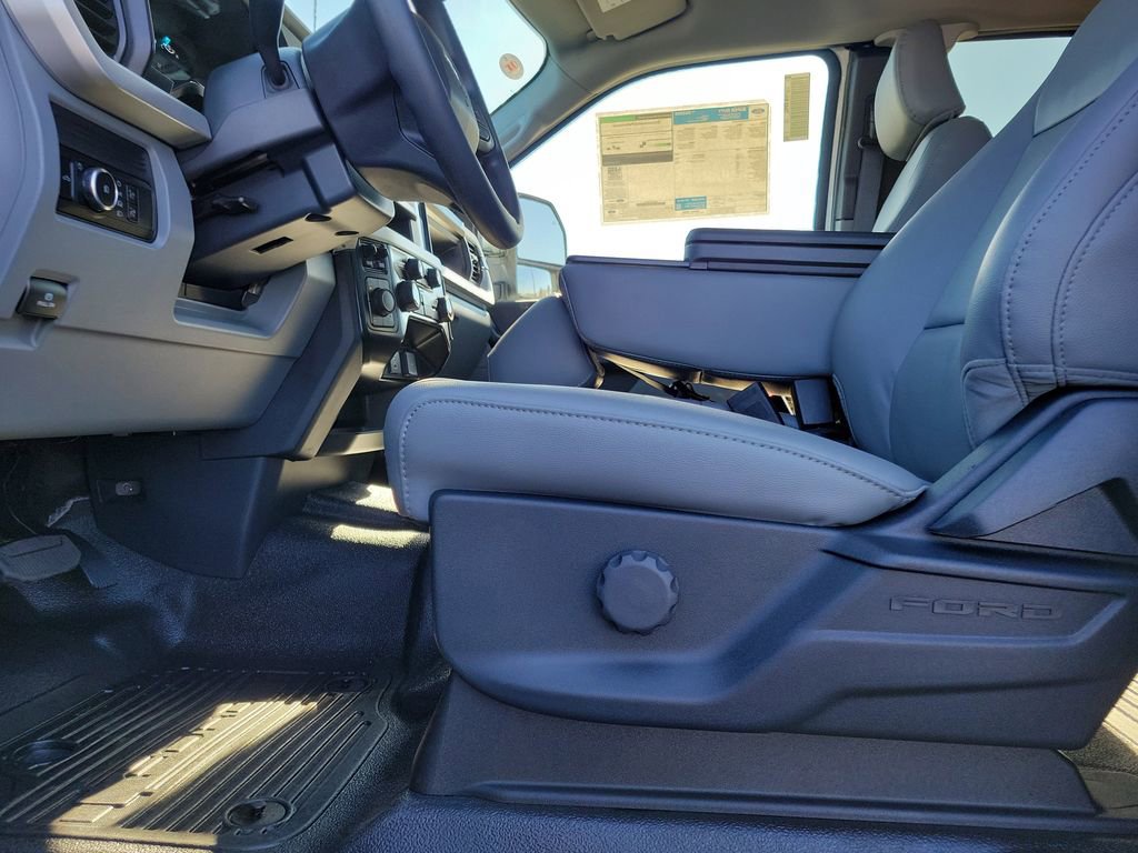 New 2026 Ford F350 XL w/ XL Chrome Package image 19