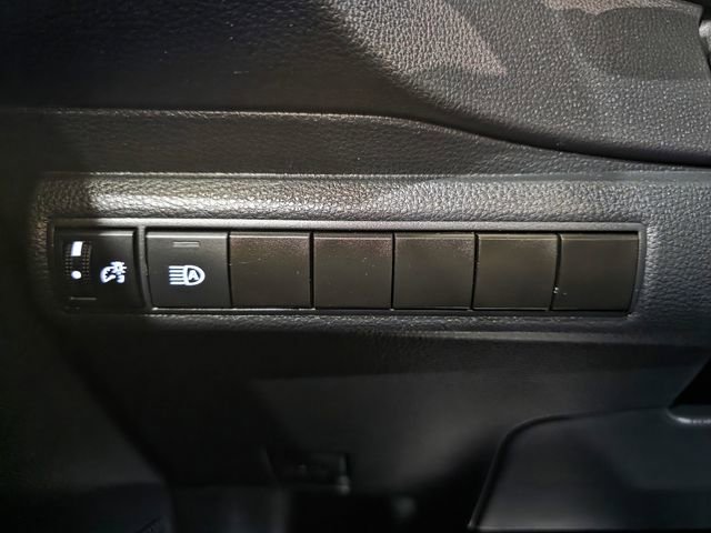 Used 2024 Toyota Corolla SE w/ SE Convenience Package FWD image 18