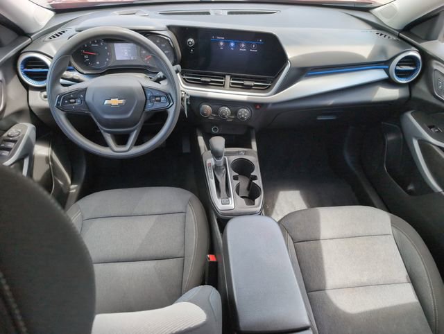 Used 2024 Chevrolet Trax LS image 28