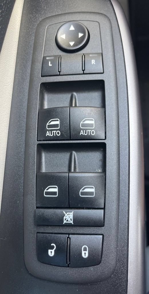 Certified 2021 Jeep Cherokee Latitude Lux w/ Sun & Sound Group AWD/4WD image 6
