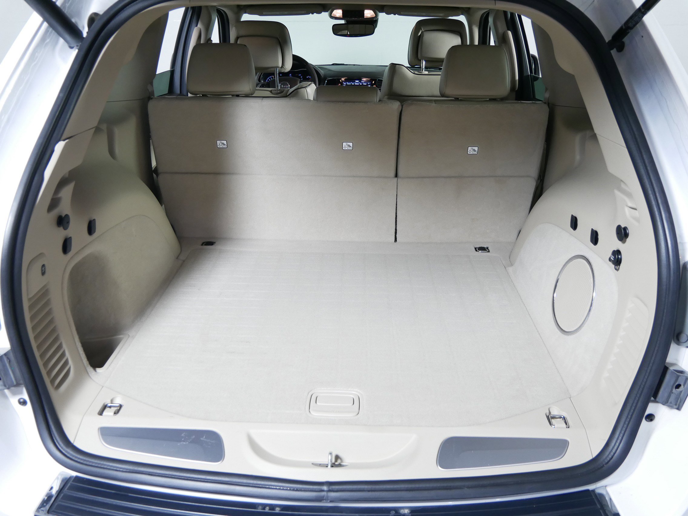 Used 2020 Jeep Grand Cherokee Overland image 18