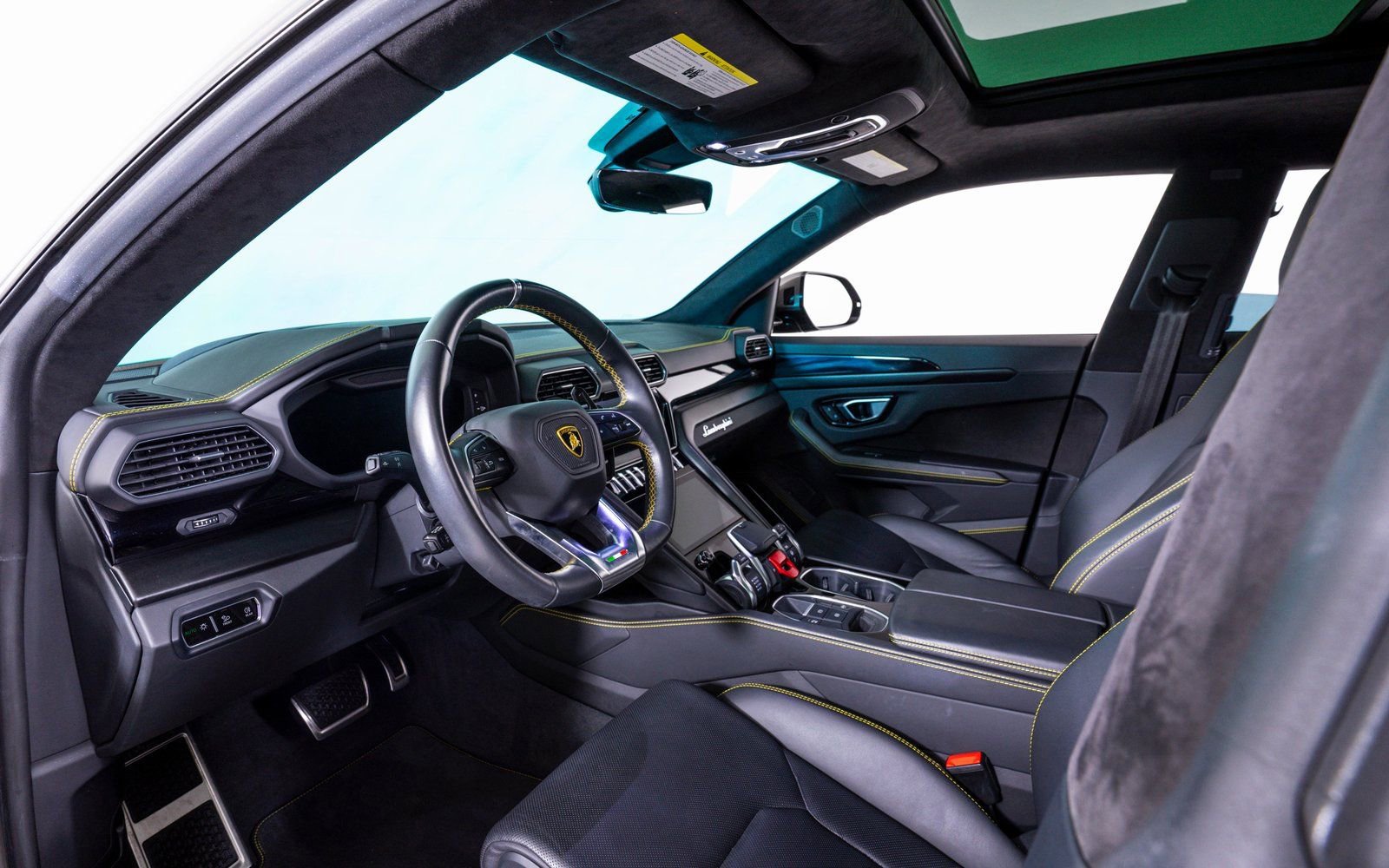 Used 2021 Lamborghini Urus AWD/4WD image 14