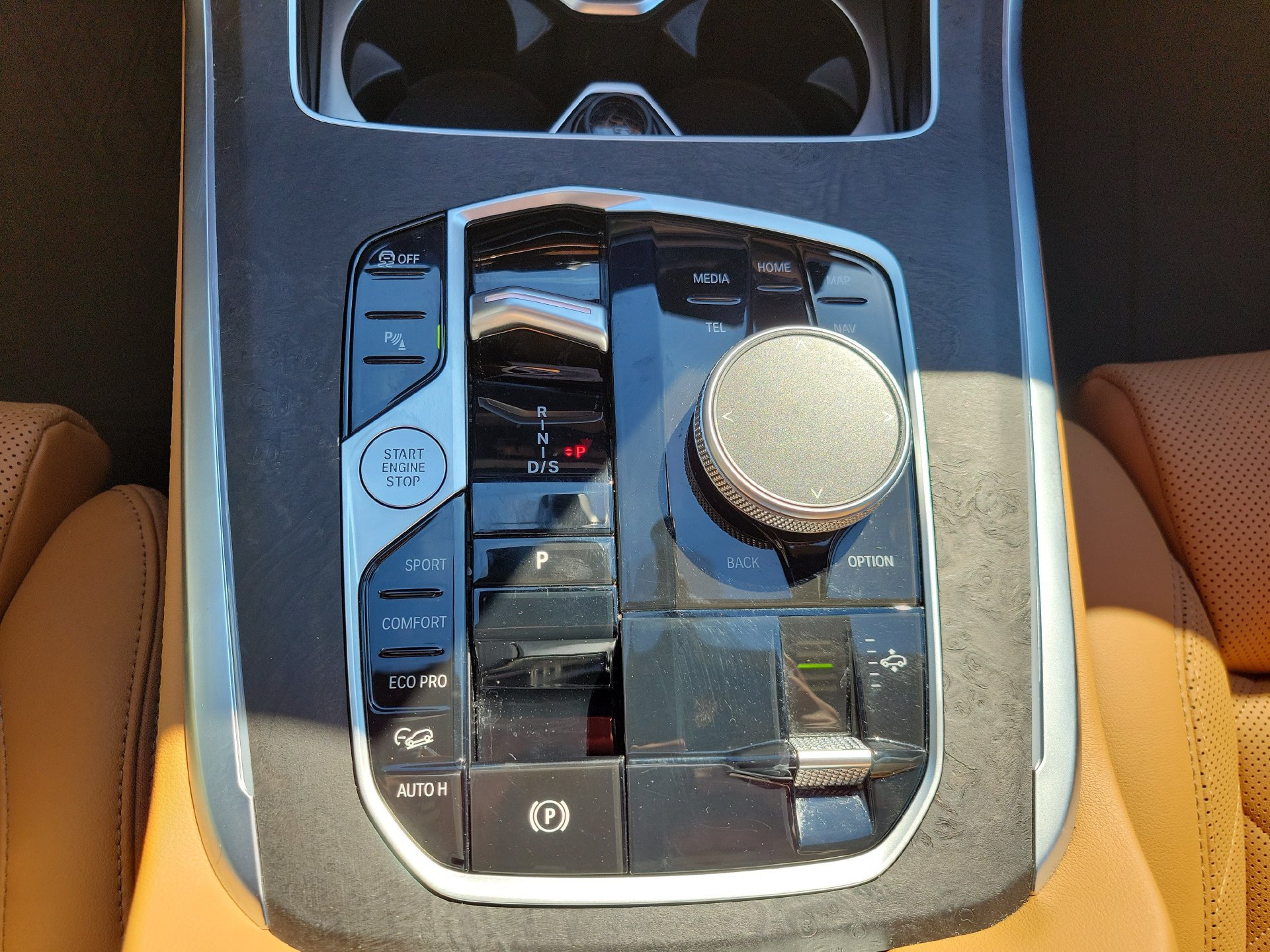 Used 2024 BMW X7 xDrive40i w/ M Sport Package AWD/4WD image 43