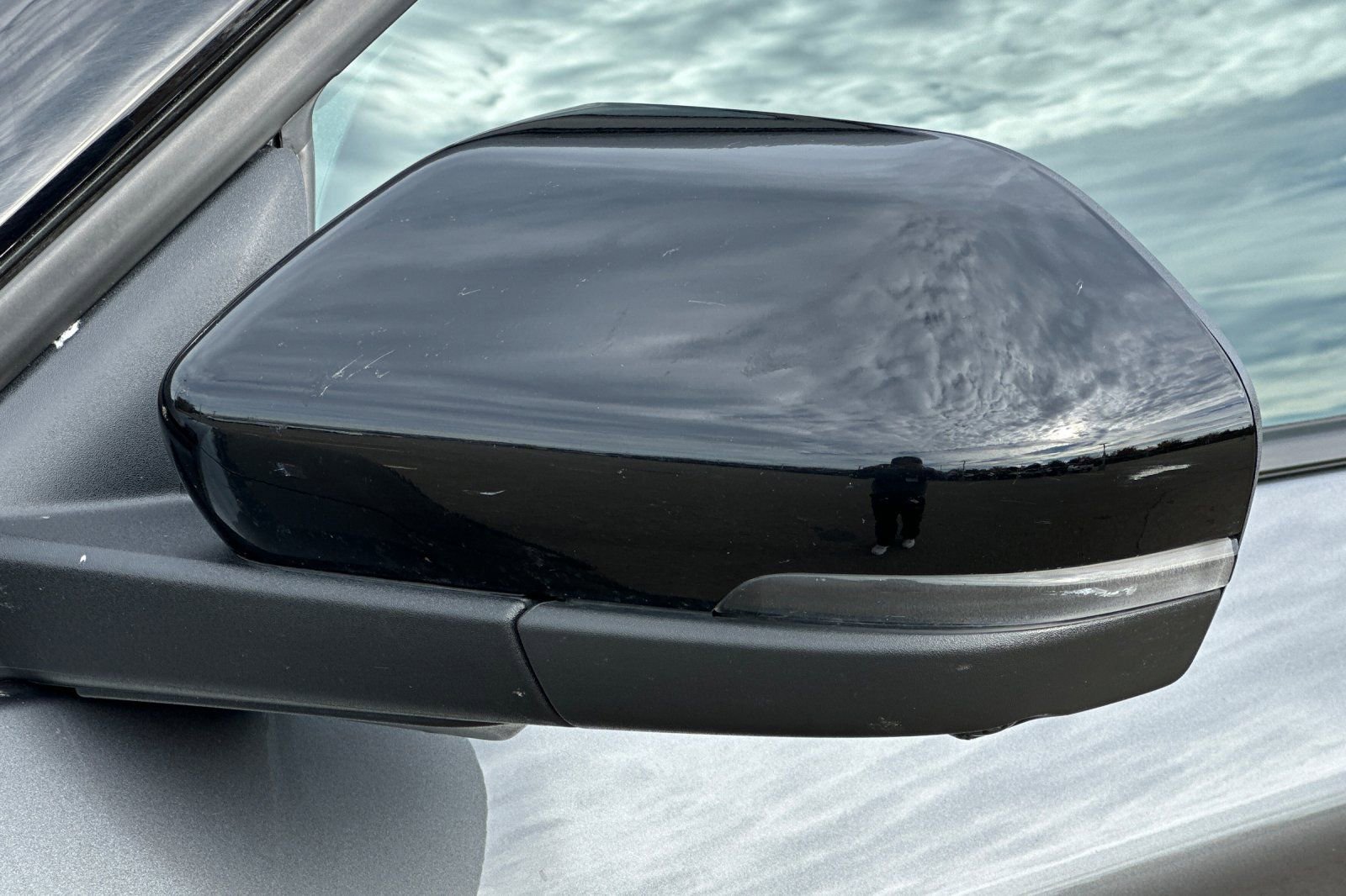 Used 2025 Ford Explorer ST-Line w/ ST-Line Street Pack image 56