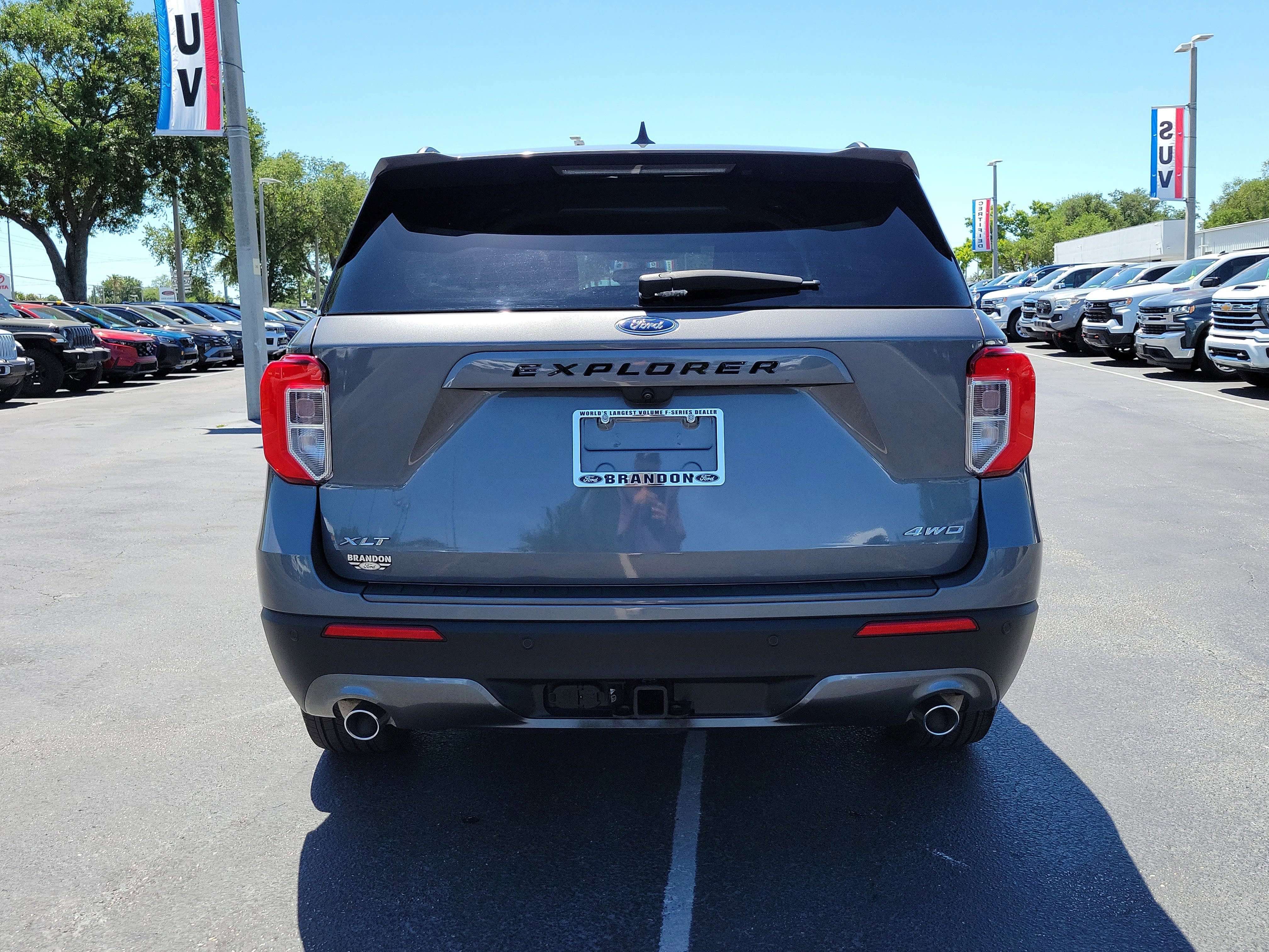 Certified 2023 Ford Explorer XLT w/ Equipment Group 202A AWD/4WD image 8