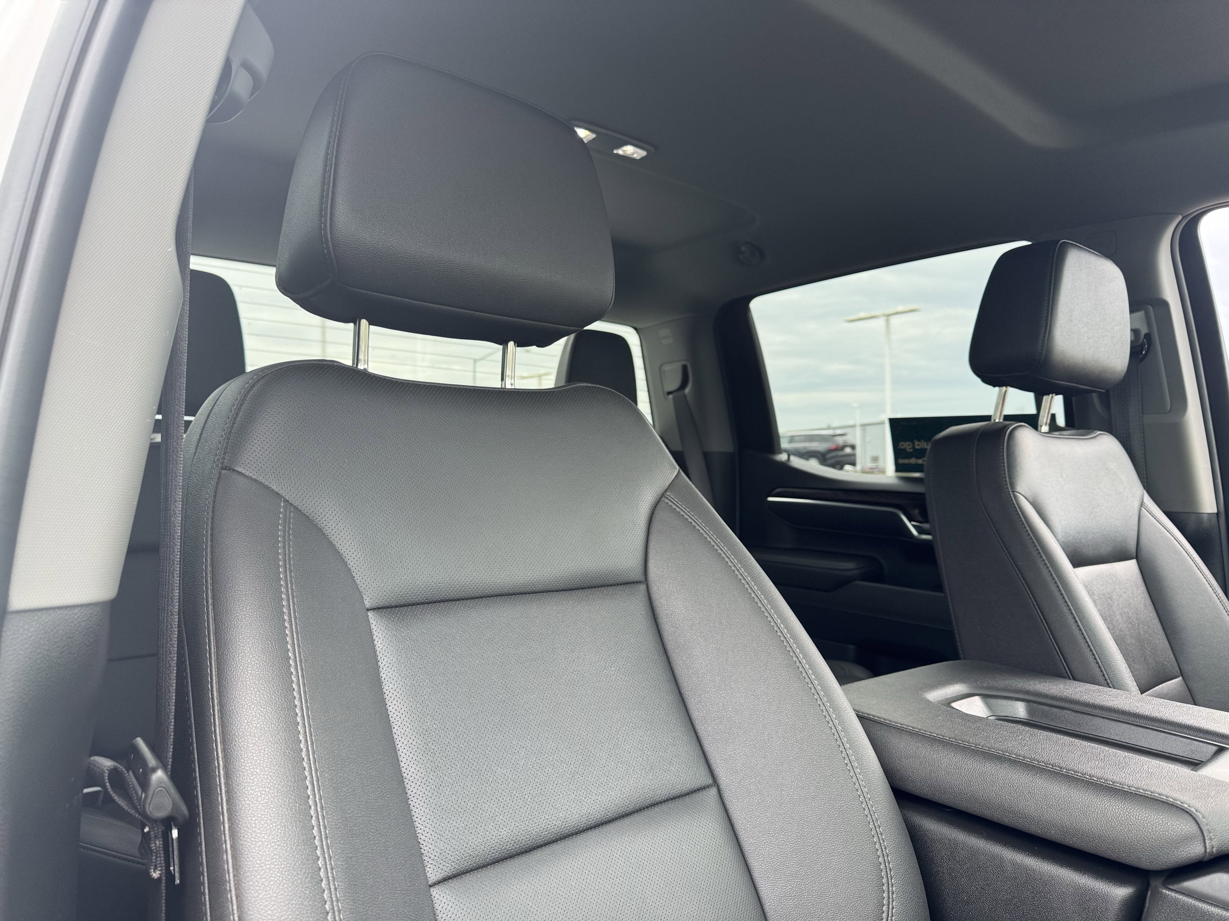 Used 2025 GMC Sierra 1500 SLT AWD/4WD image 23