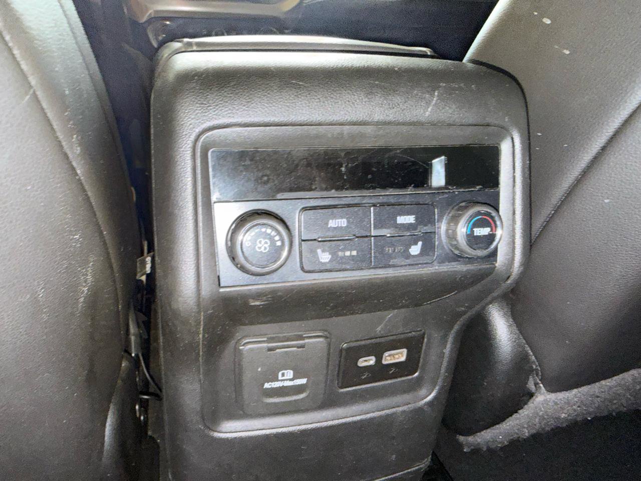Used 2020 GMC Acadia Denali image 21