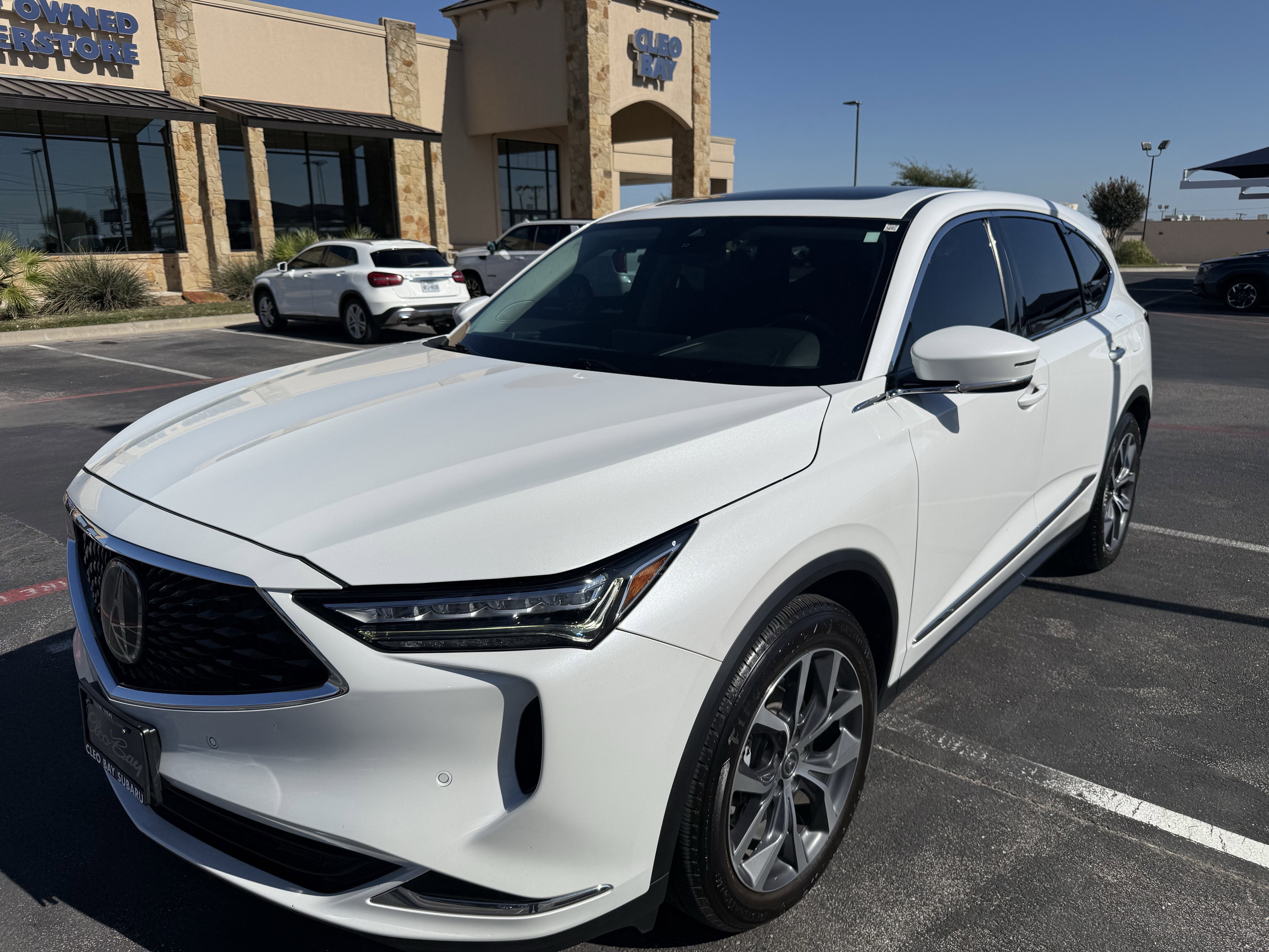 Used 2022 Acura MDX SH-AWD w/ Technology Package image 3
