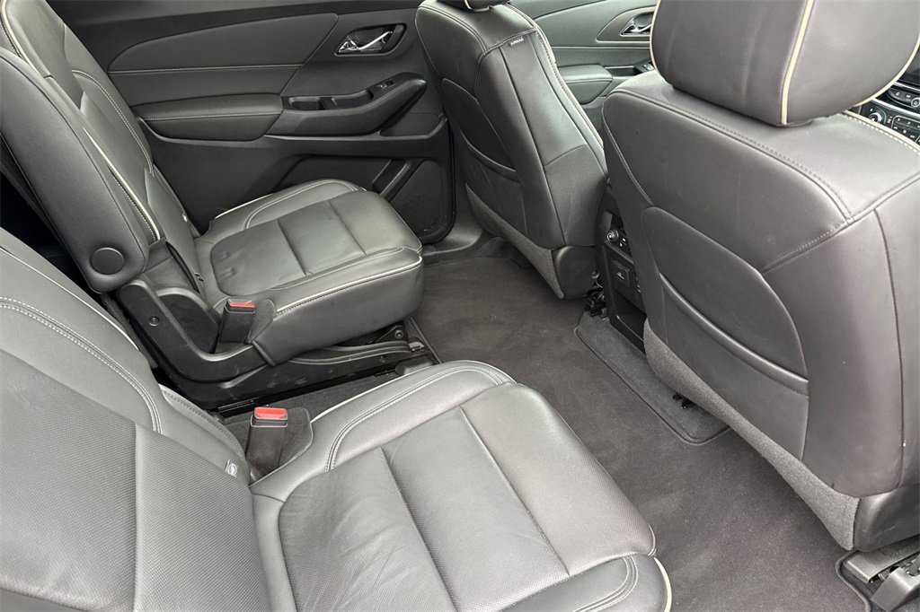 Used 2023 Chevrolet Traverse Premier image 24