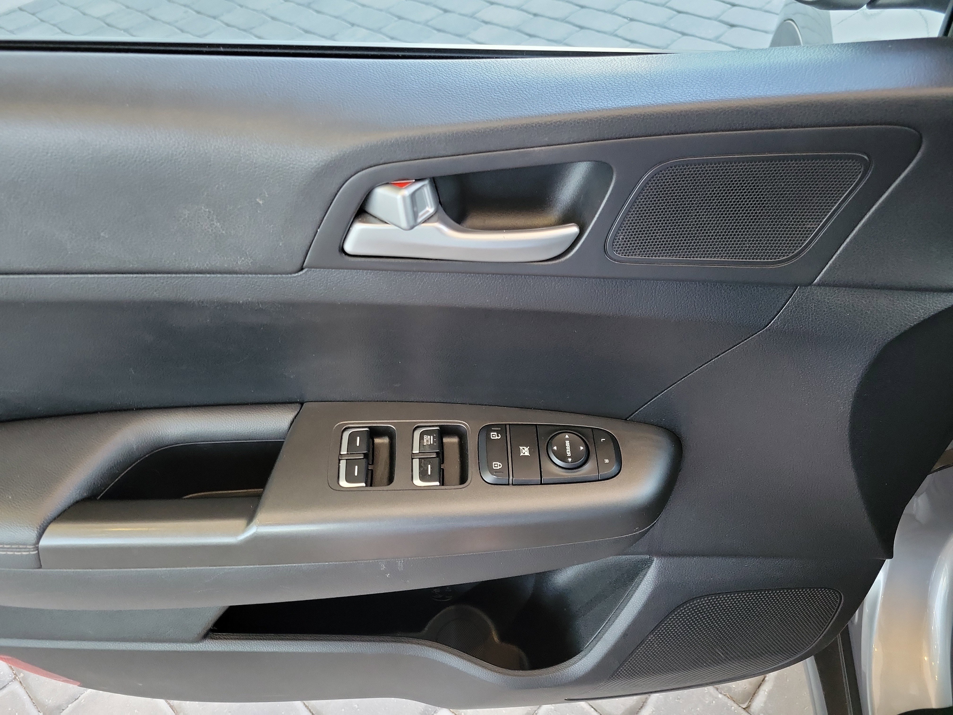 Used 2021 Kia Sportage LX image 11