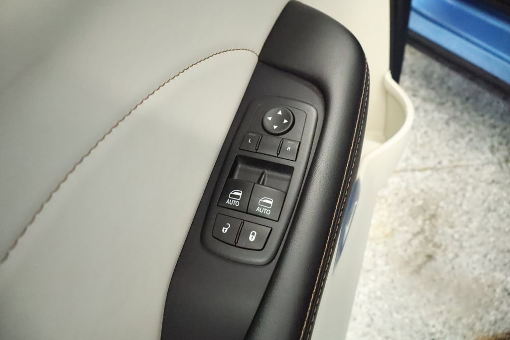 Used 2016 Dodge Challenger SXT Plus image 24