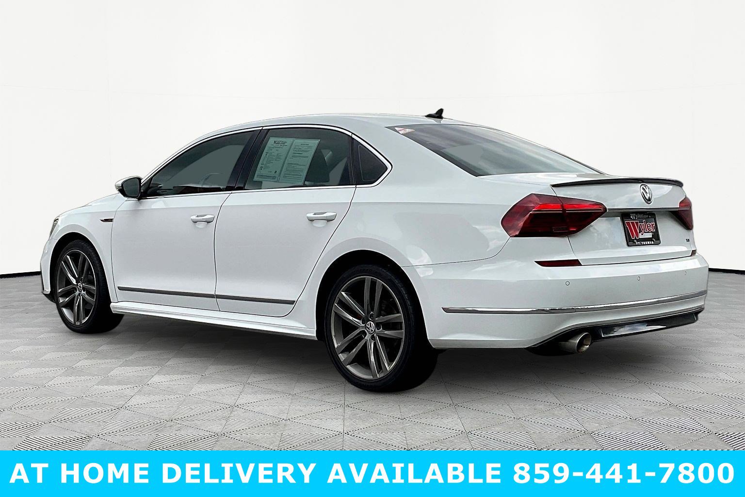 Used 2019 Volkswagen Passat 2.0T SE R-Line FWD image 4