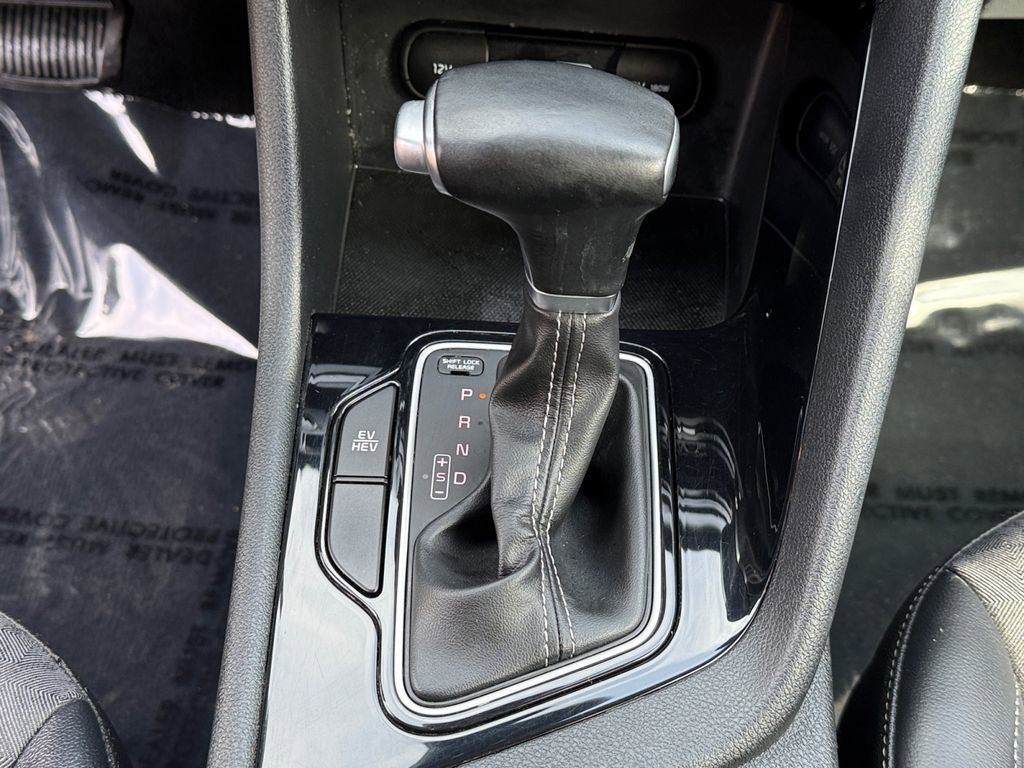 Used 2018 Kia Niro EX image 18
