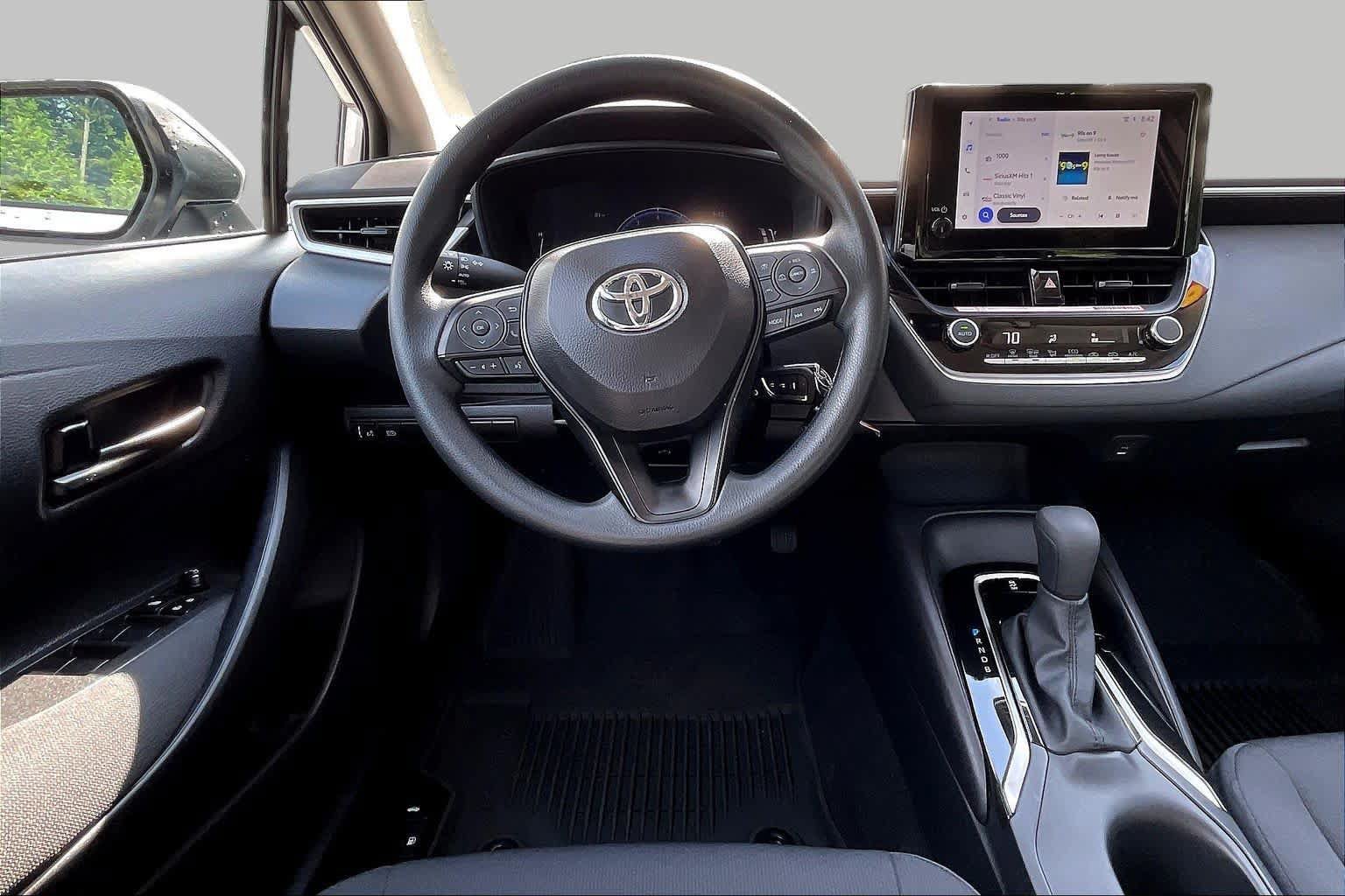 Used 2026 Toyota Corolla LE FWD image 6