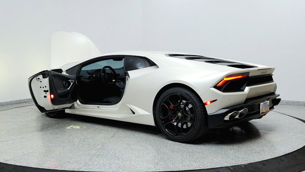Used 2018 Lamborghini Huracan LP 580-2 image 10