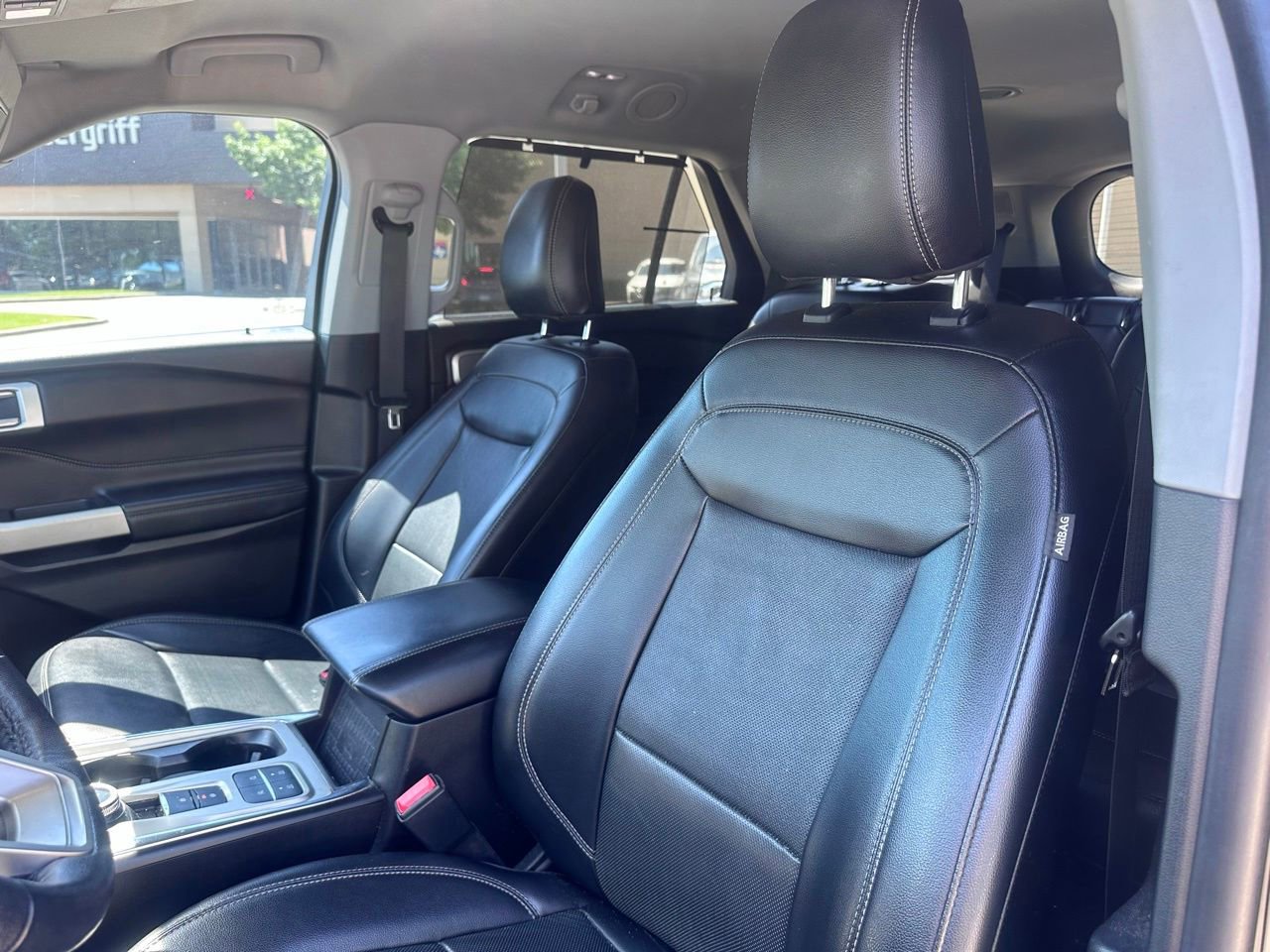 Used 2022 Ford Explorer Limited w/ Equipment Group 301A RWD image 25