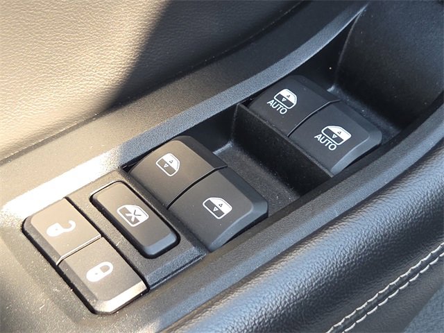 Used 2023 Jeep Grand Cherokee Limited image 17