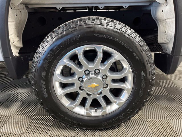 Used 2025 Chevrolet Silverado 2500 LT w/ Z71 Chrome Sport Edition AWD/4WD image 11