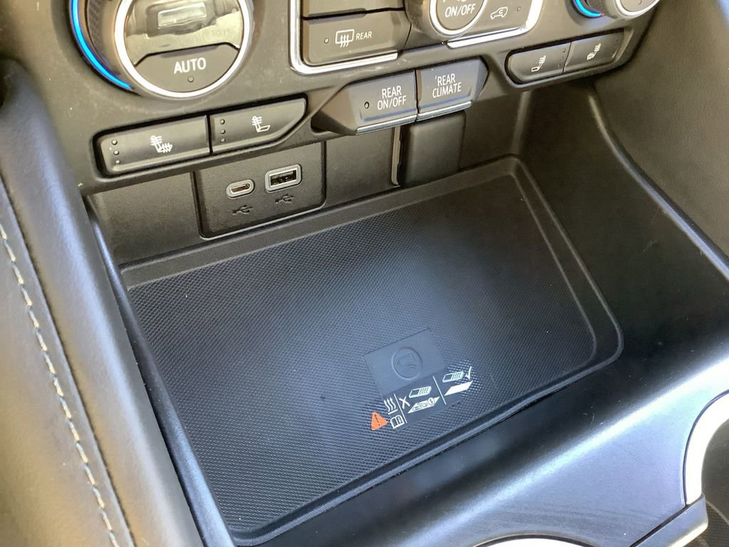 Used 2023 Chevrolet Tahoe Z71 w/ Luxury Package image 27