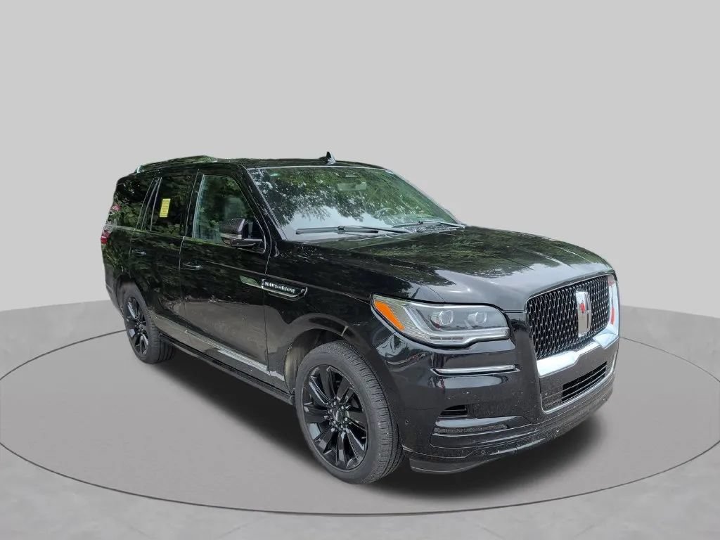 Used 2023 Lincoln Navigator Reserve AWD/4WD image 22