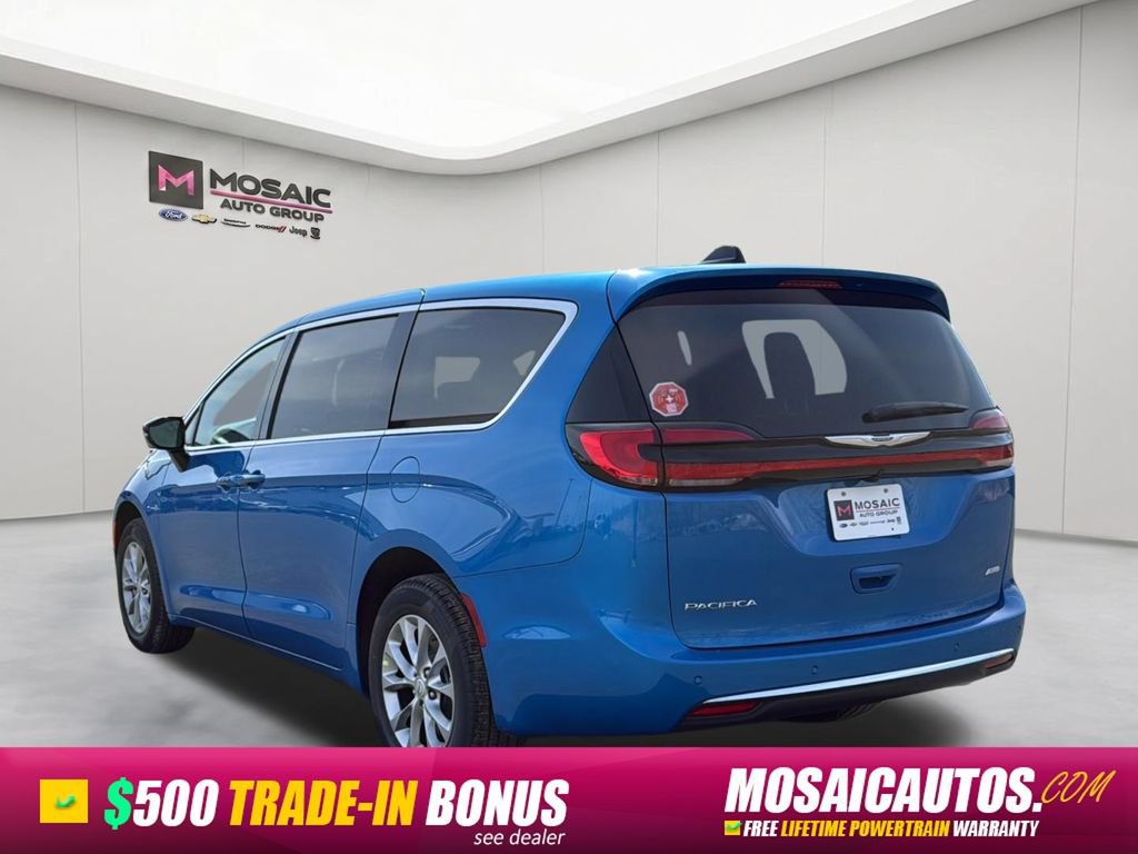New 2026 Chrysler Pacifica Select AWD/4WD image 5