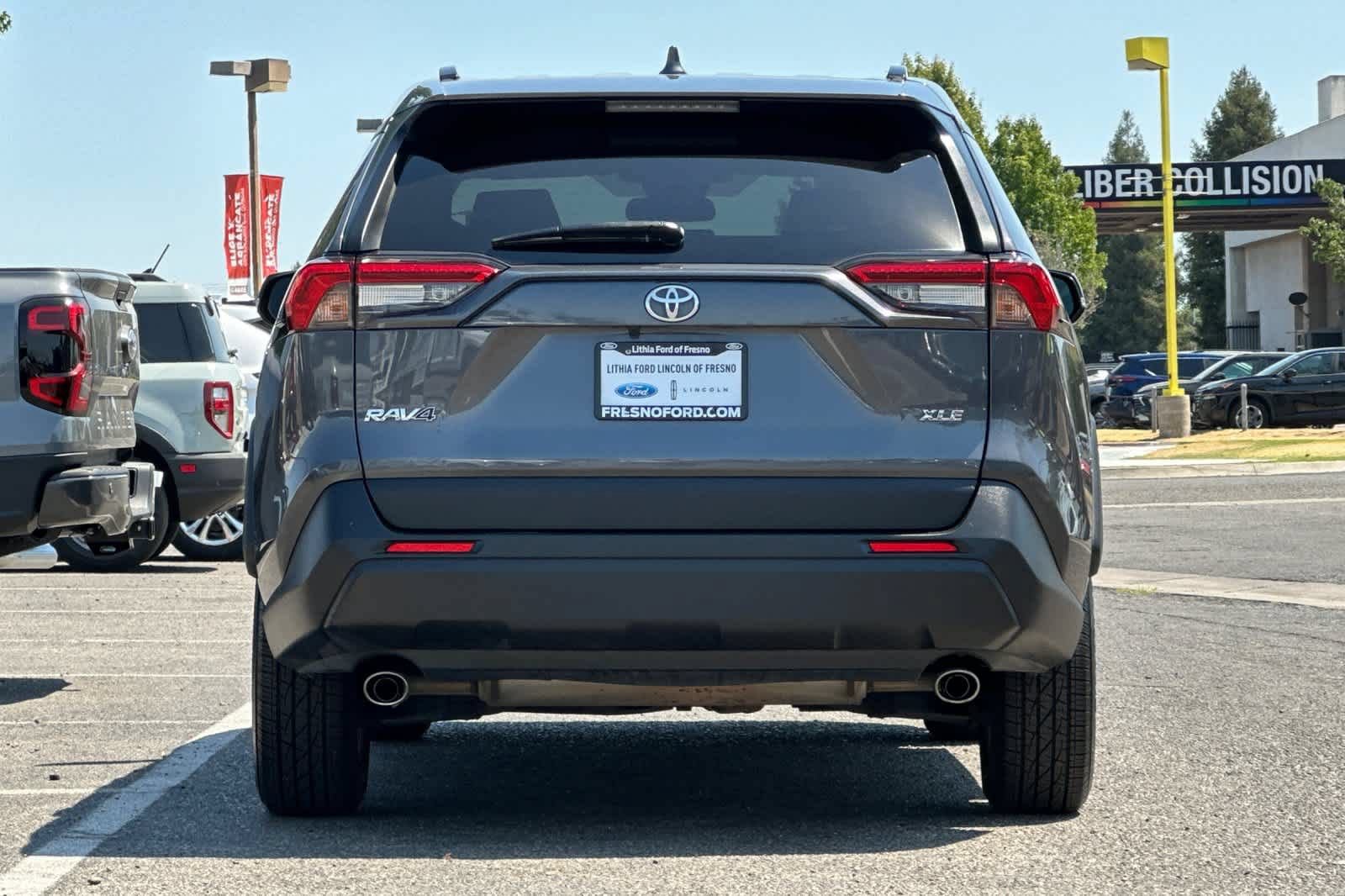 Used 2021 Toyota RAV4 XLE FWD image 8