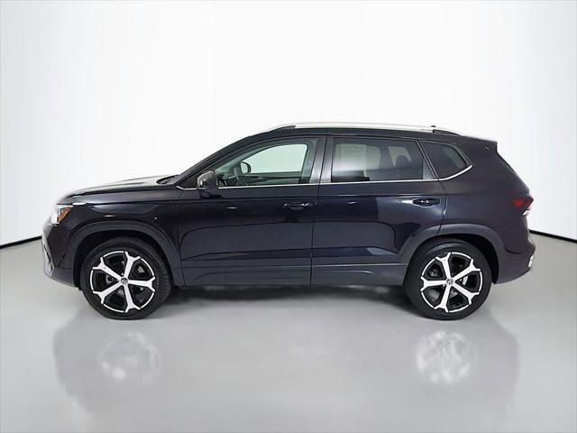 Used 2025 Volkswagen Taos SEL AWD/4WD image 4