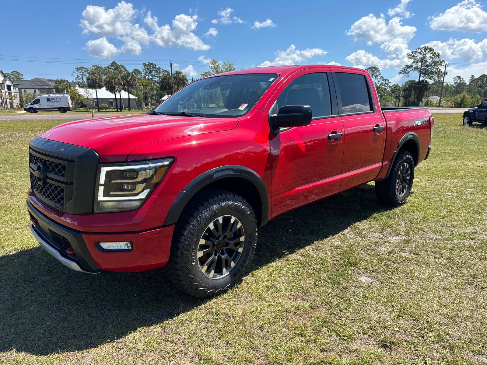 Used 2023 Nissan Titan PRO-4X image 7