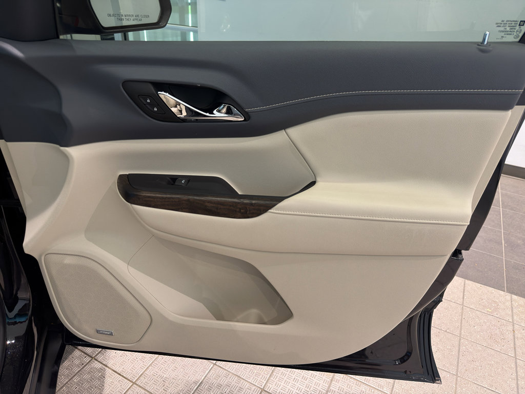 Used 2023 GMC Acadia Denali w/ Black Diamond Edition image 25