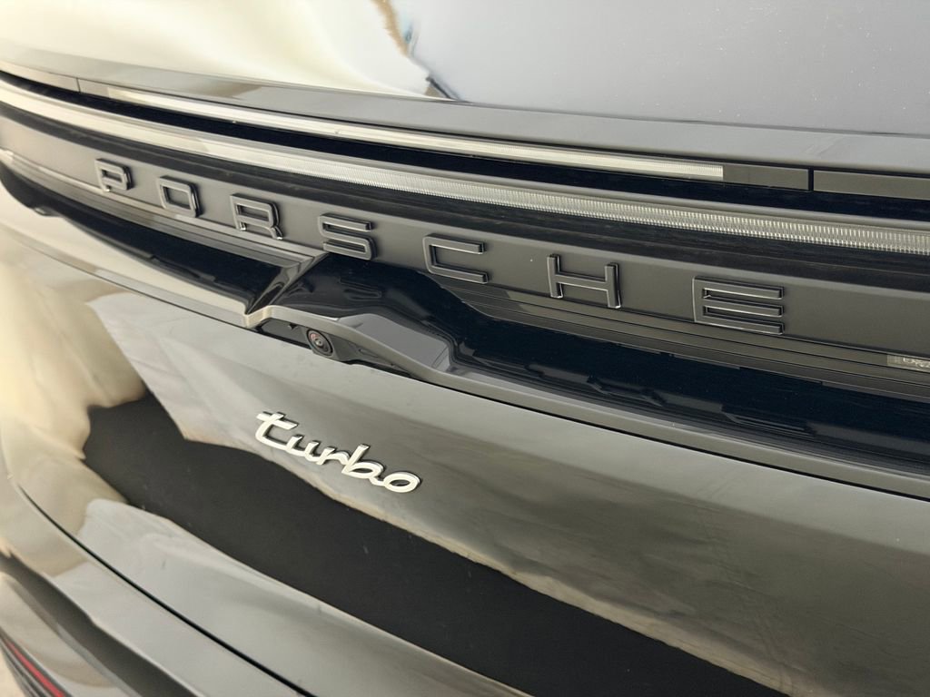 Certified 2025 Porsche Macan Turbo Electric AWD/4WD image 25