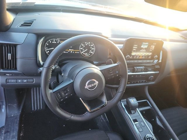 Used 2025 Nissan Pathfinder Rock Creek image 19
