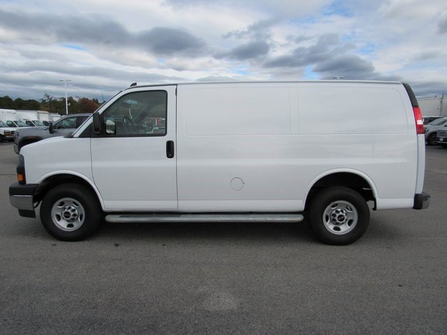 Used 2023 GMC Savana 2500 w/ Driver Convenience Package image 2