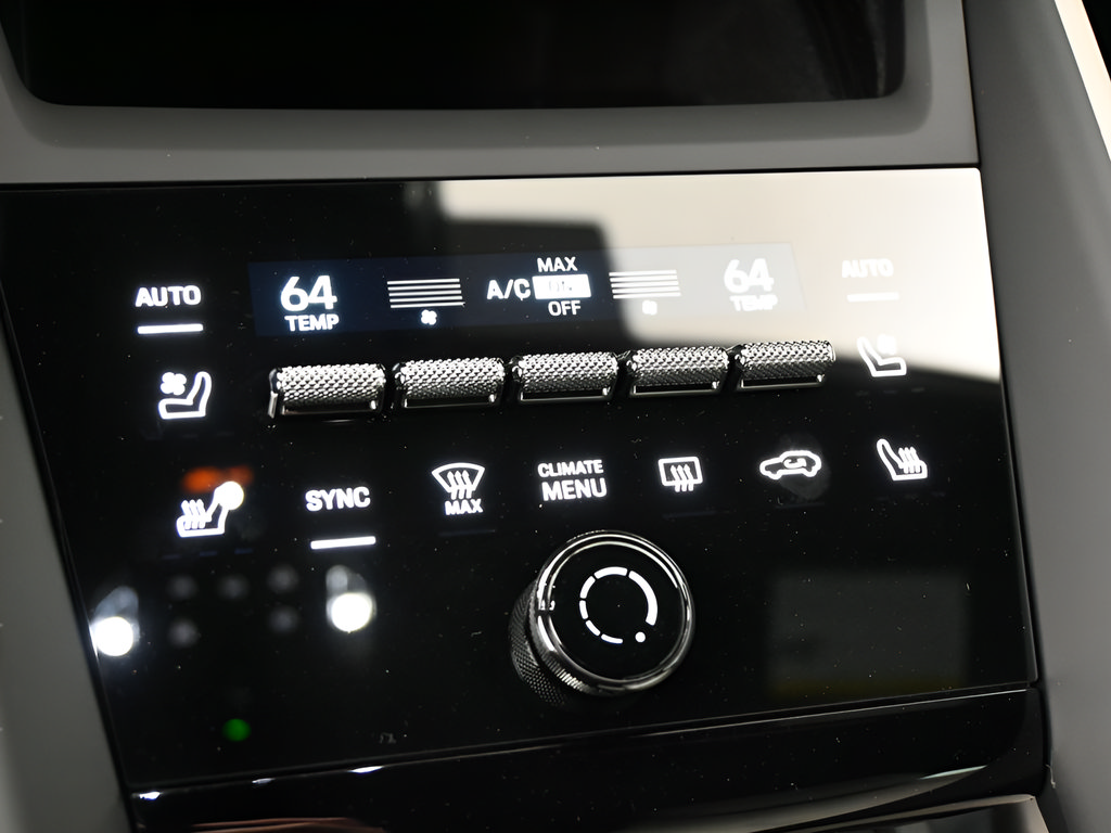 New 2025 Porsche Macan 4S Electric AWD/4WD image 15