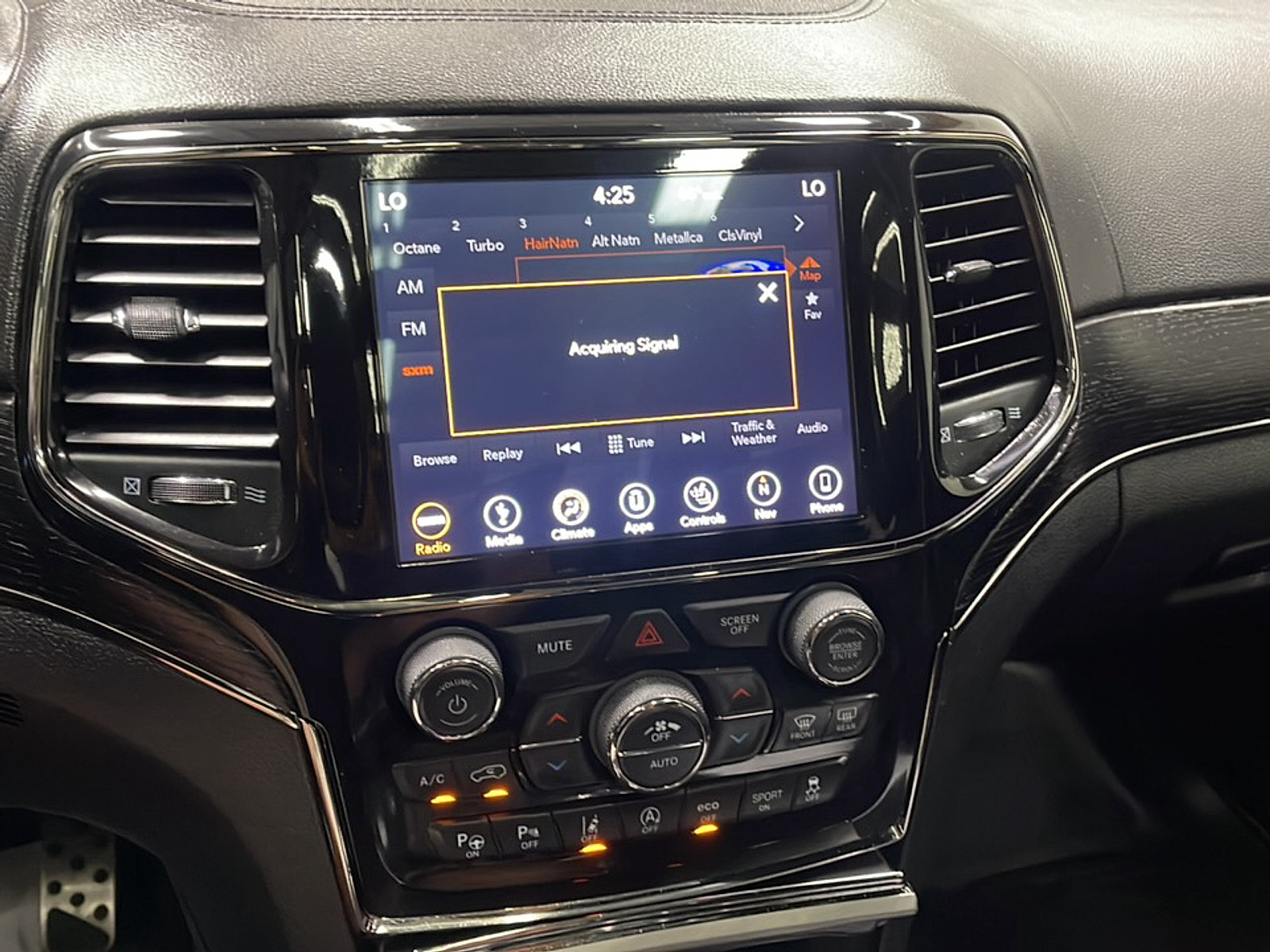 Used 2019 Jeep Grand Cherokee High Altitude AWD/4WD image 8