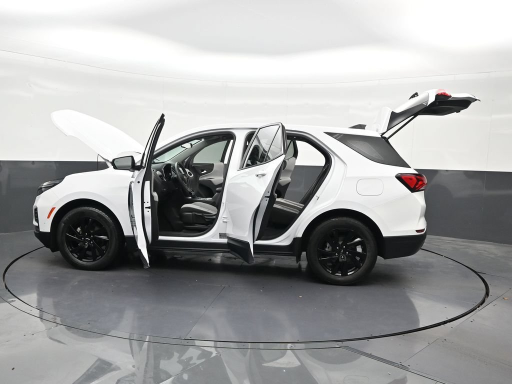 Used 2024 Chevrolet Equinox LS w/ Sport Edition FWD image 34