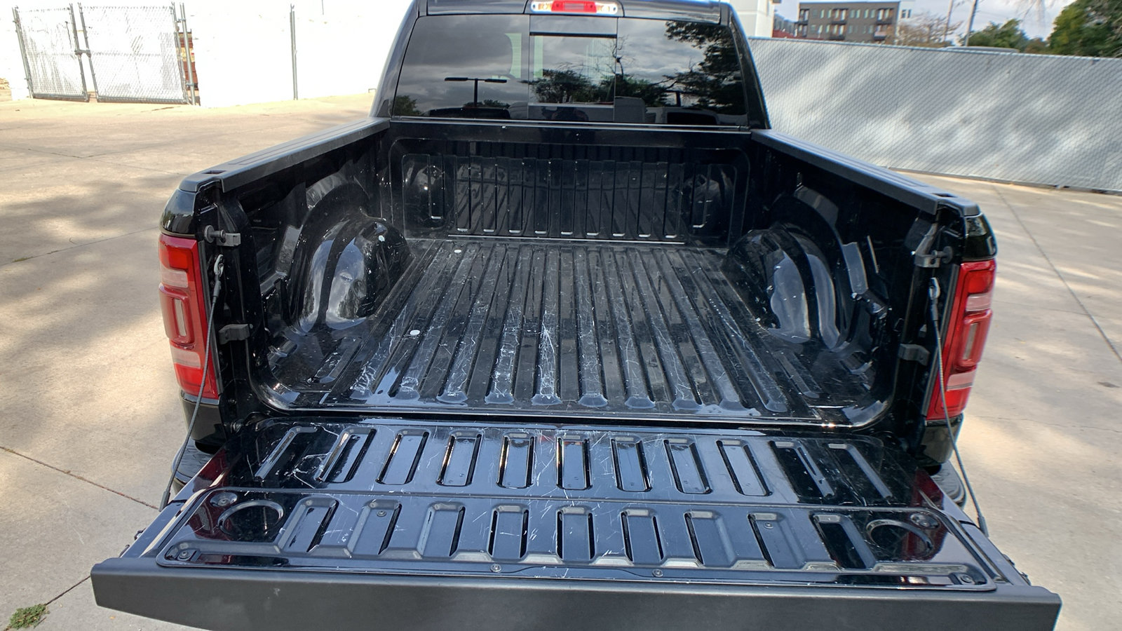 Used 2023 RAM 1500 Laramie AWD/4WD image 29