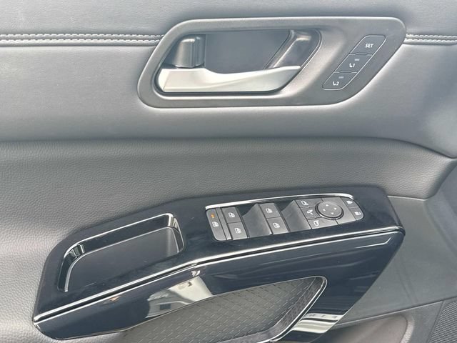 New 2026 Nissan Pathfinder Platinum w/ Cargo Package FWD image 22