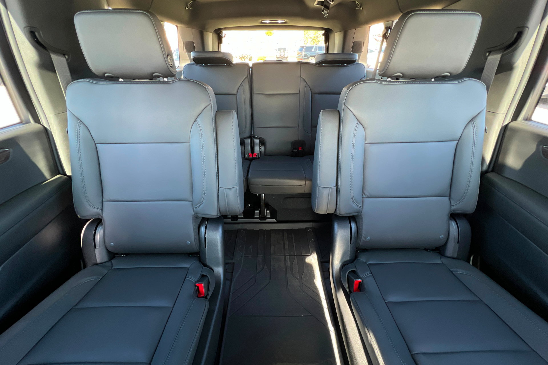 New 2026 Chevrolet Suburban LT w/ Comfort Package AWD/4WD image 23