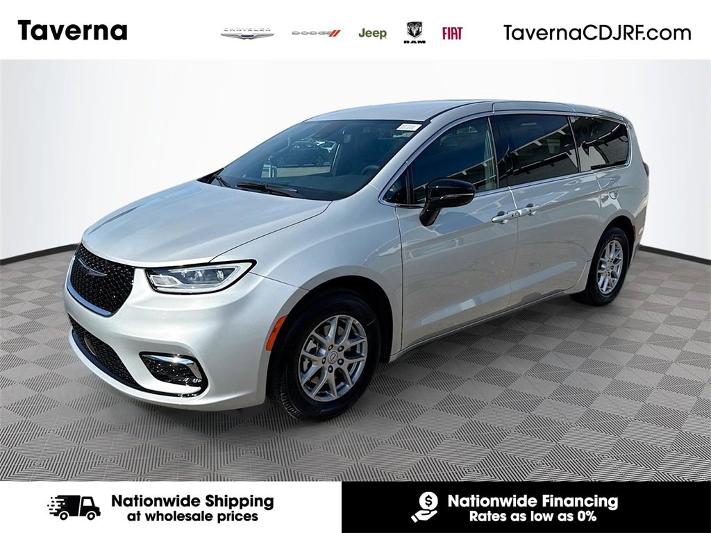 New 2026 Chrysler Pacifica Select image 1