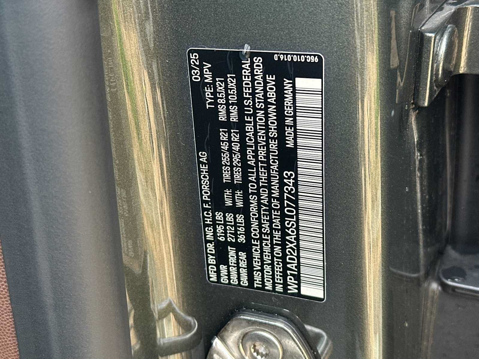 Certified 2025 Porsche Macan Electric RWD image 30
