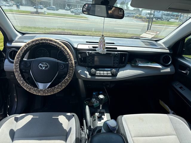 Used 2017 Toyota RAV4 XLE FWD image 13