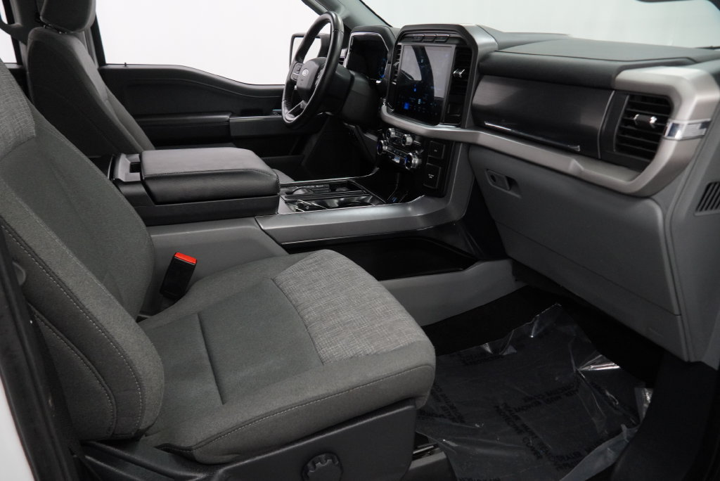 Used 2022 Ford F150 Lightning XLT AWD/4WD image 44