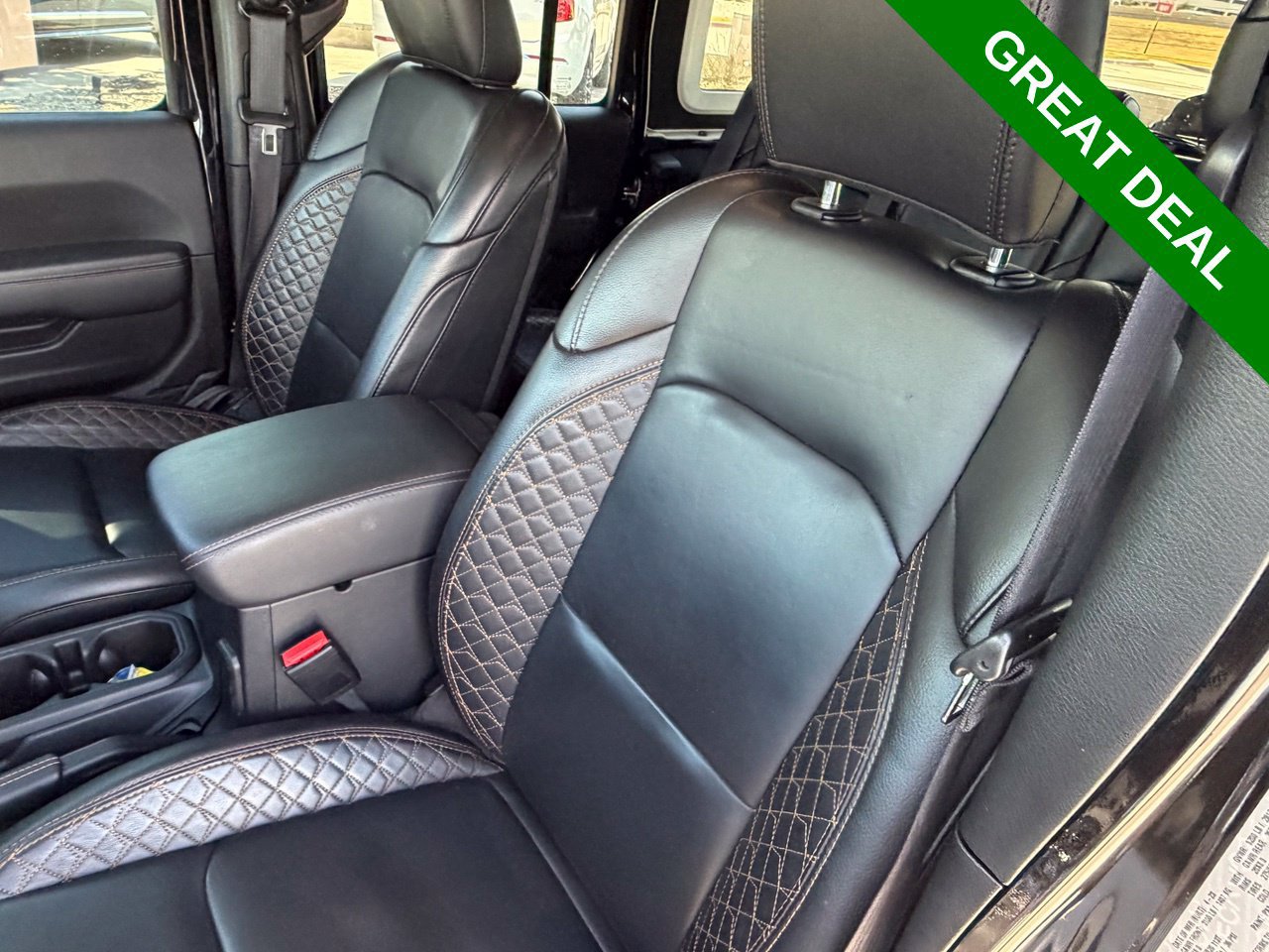 Used 2023 Jeep Wrangler Unlimited Sahara AWD/4WD image 34