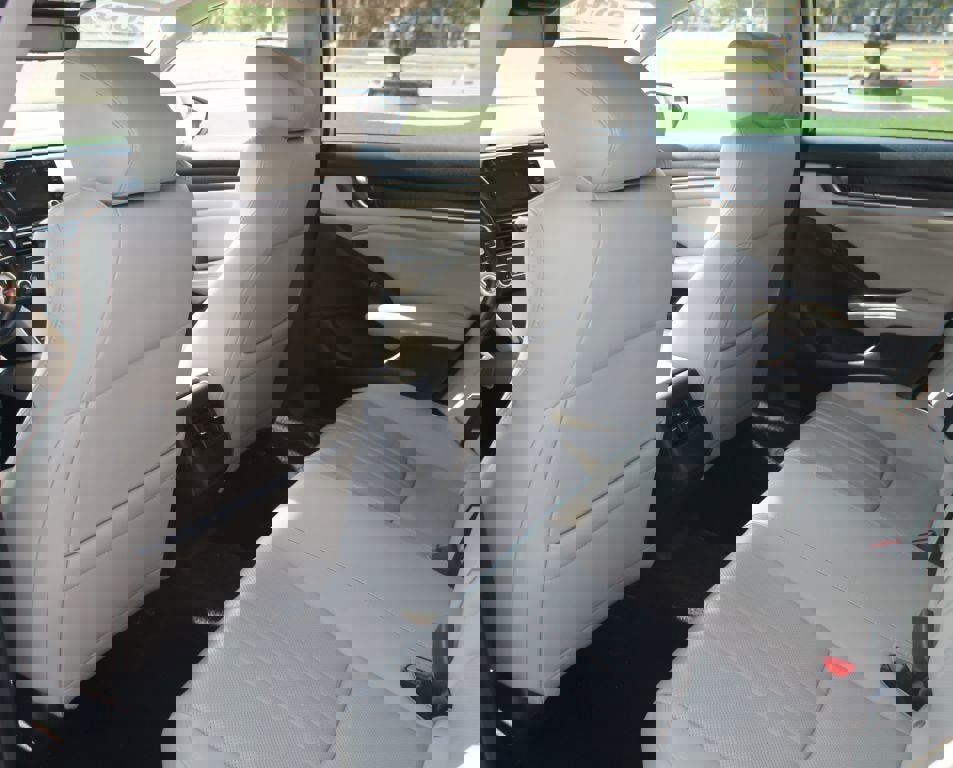 Used 2019 Honda Accord Touring image 15